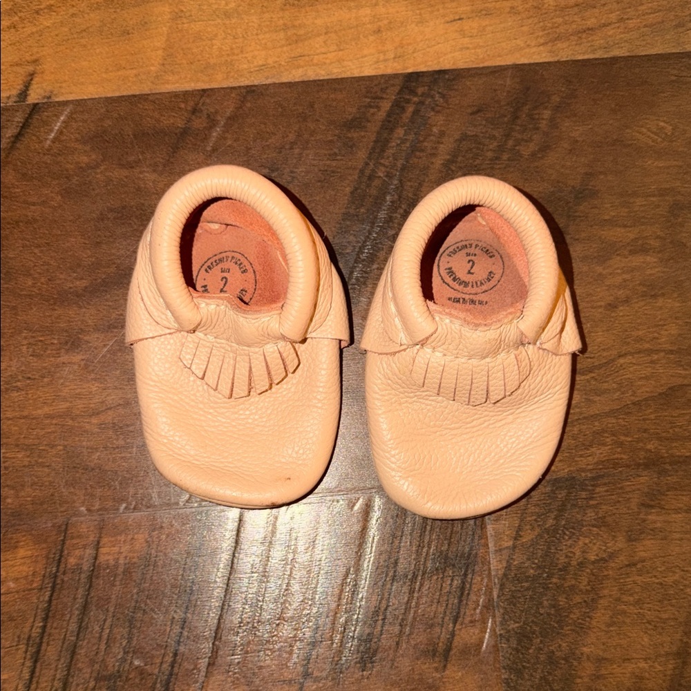 Freshly Picked Leather Moccasins - Peach